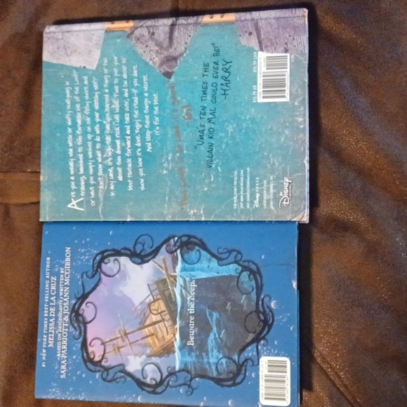 DESCENDANT 2,  UMMA'S WICKED BOOK,RISE OF THE ISLE OF THE LOST. - Picture 2 of 6